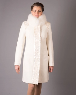 Зимнее пальто паетки белое